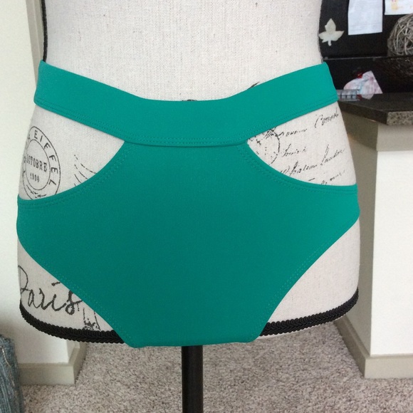 💋 Flutter Top Bikini 💋 - Picture 6 of 8